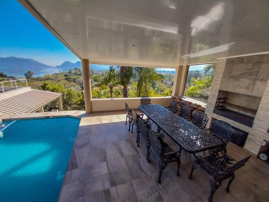 5 Bedroom Property for Sale in Meerhof North West